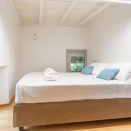 Trastevere San Calisto 3 Bdr Apartment Rome
