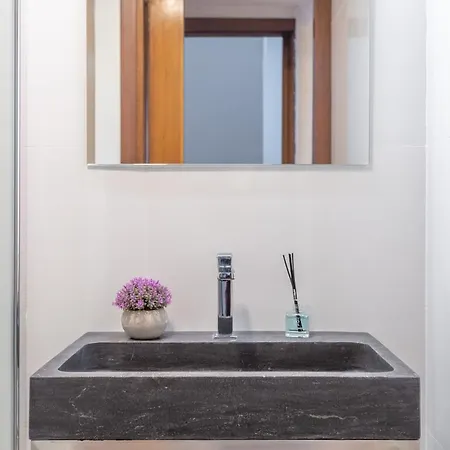Trastevere San Calisto 3 Bdr Apartment *