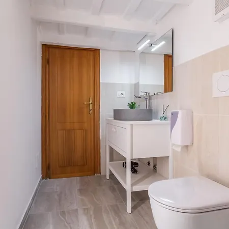 Trastevere San Calisto 3 Bdr Apartment