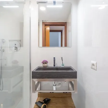 Trastevere San Calisto 3 Bdr Apartment Rome