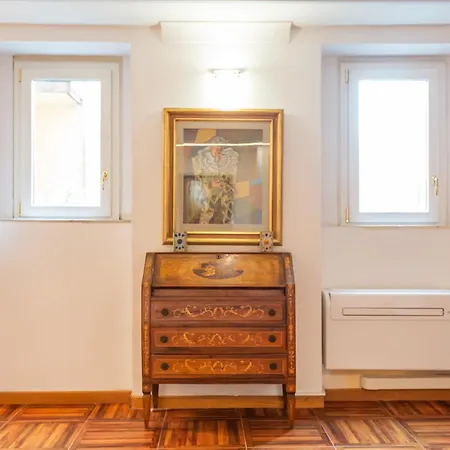 Trastevere San Calisto 3 Bdr Apartment Rome